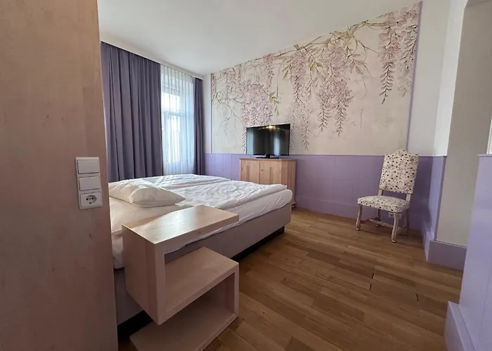 Hotel Caroline
